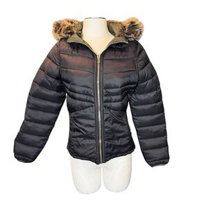 Reversible black/green puffer jacket with removable fur hood NWOT Size Medium